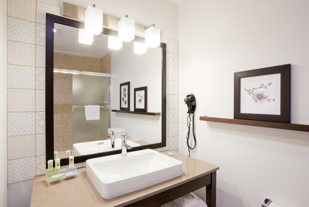 Country Inn & Suites By Radisson, Chippewa Falls, Wi Phòng bức ảnh